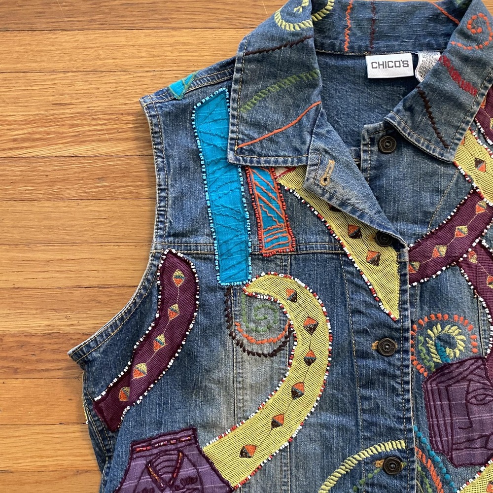 Chicos Jean Vest Womens 2 Embroidered Applique Boho Art Jacket Casual Layering - Picture 3 of 14
